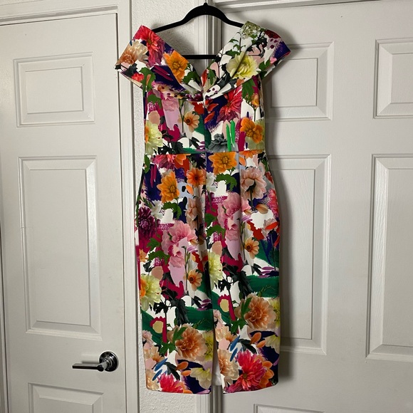 Cushnie et Ochs Alba Surrealist Floral Dress in 8 - Picture 13 of 16